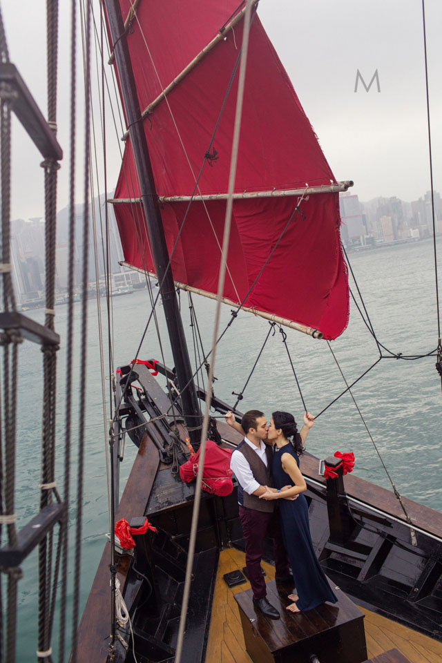 Metrophoto-tsimshatsui-ferry-peak-hongkong-prewedding-engagement-025
