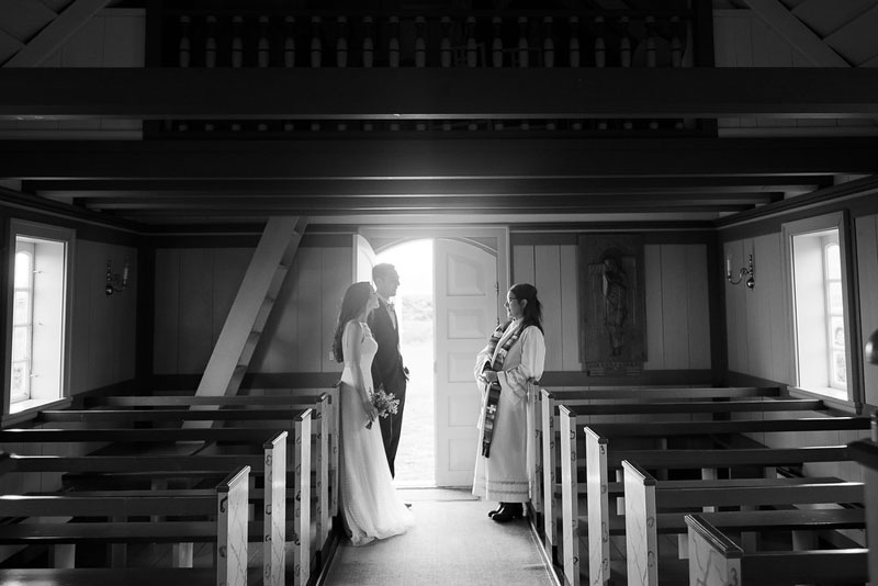 nordica-photography-overseas-elopement-icelend-wedding-big-day-014