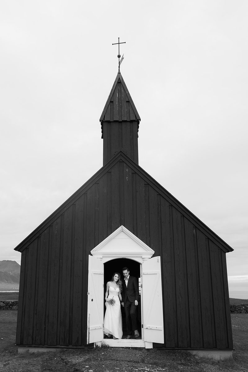 nordica-photography-overseas-elopement-icelend-wedding-big-day-020