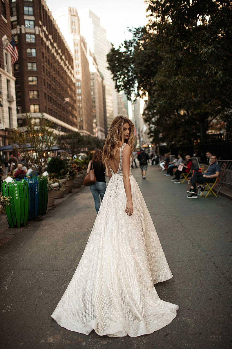 berta-bridal-fall-winter-bridal-fashion-2017-wedding-gowns-dresses-031