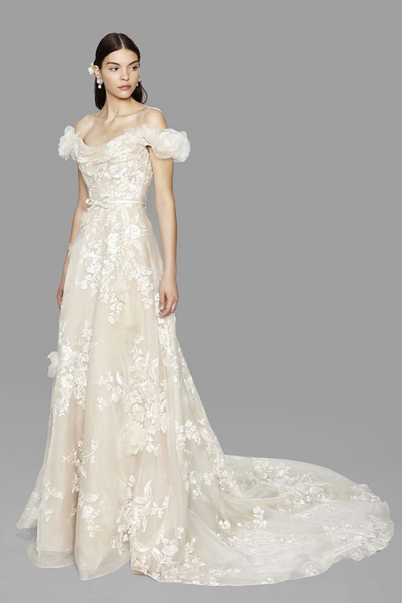 Marchesa-Bridal-Fall-2017-Fashion-Inspiration-Wedding-Dress-Gown-003