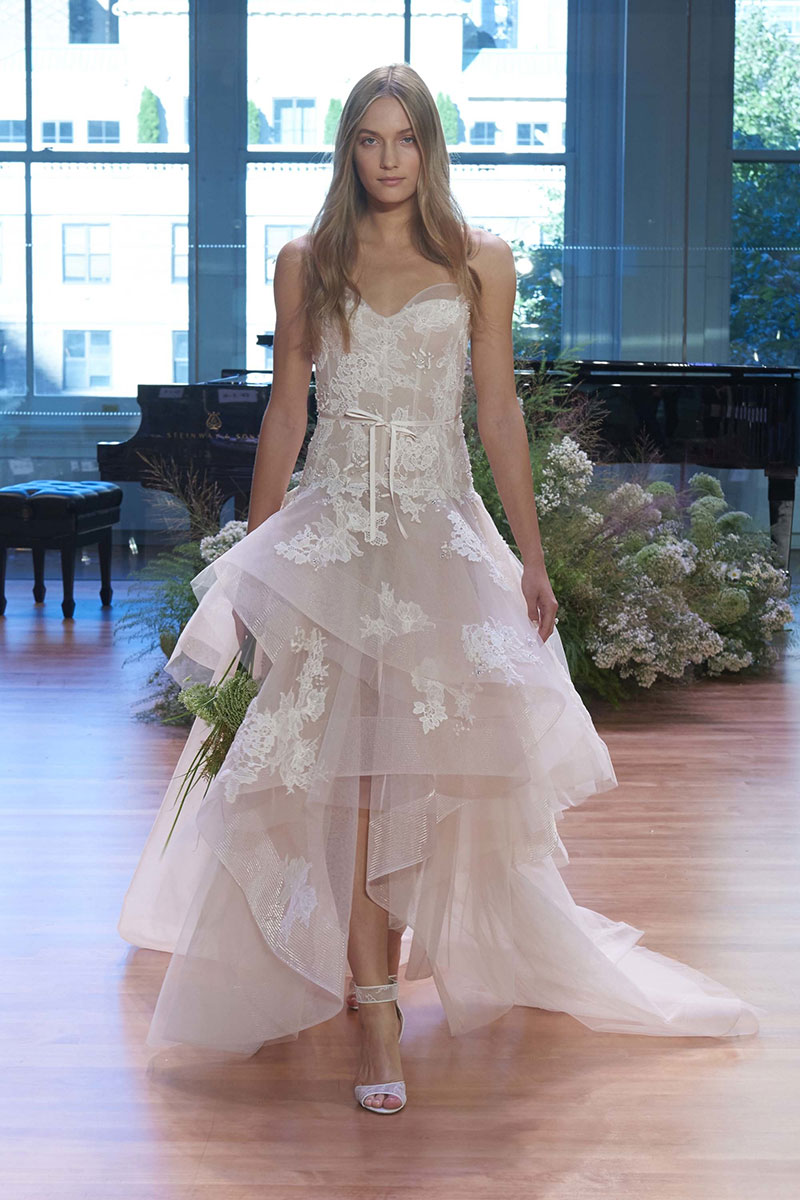 Monique-Lhuillier-Bridal-Fall-2017-Fashion-Dress-Gown-Wedding-Inspiration-022
