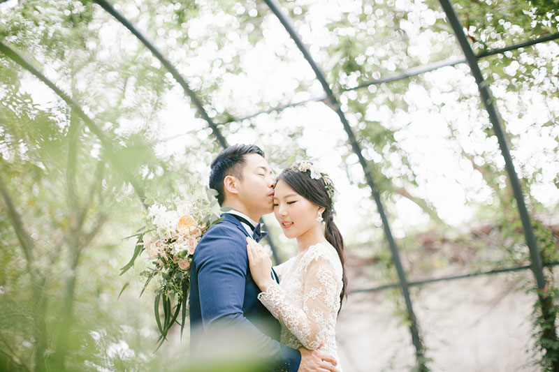 Lukas-Chan-Hong-Kong-Engagement-Prewedding-Ivy-Choy-Makeup-Alfred-Garden-Grassland-Floral-001