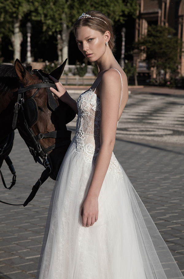alon-lovne-white-2017-collection-bridal-fashion-inspiration-013