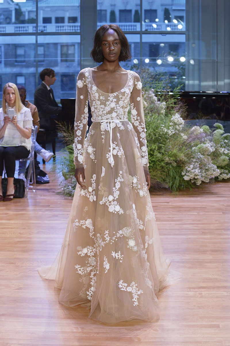 Monique-Lhuillier-Bridal-Fall-2017-Fashion-Dress-Gown-Wedding-Inspiration-015