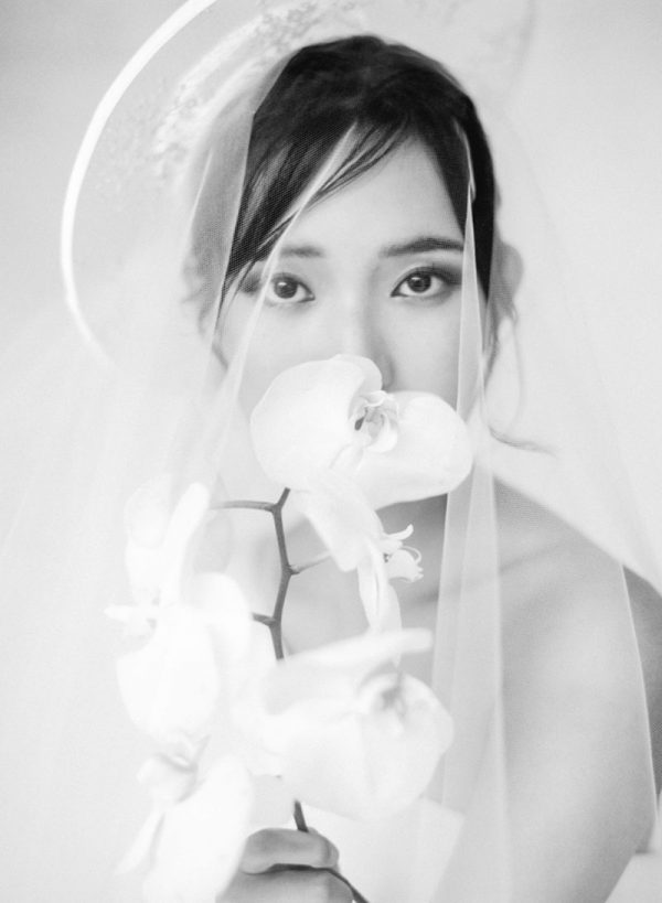 13 Shots to Take with Your Wedding Dress | Hong Kong Wedding Blog