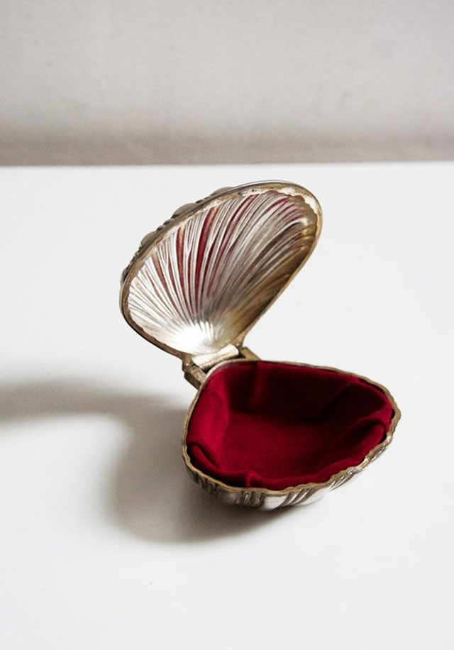 Shell engagement deals ring box