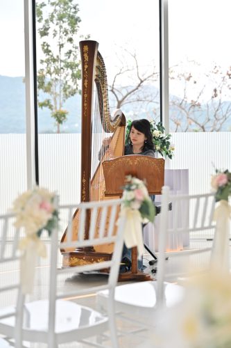 Harpist Arielle Wong